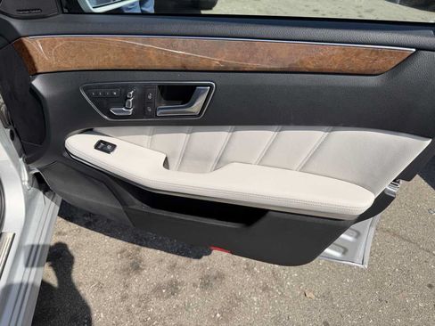 Used 2014 Mercedes-Benz E 350 4MATIC Sedan image 11