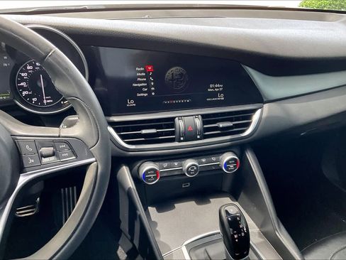 Used 2018 Alfa Romeo Giulia Ti Sport w/ Quick Order Package 22U Sport RWD image 6
