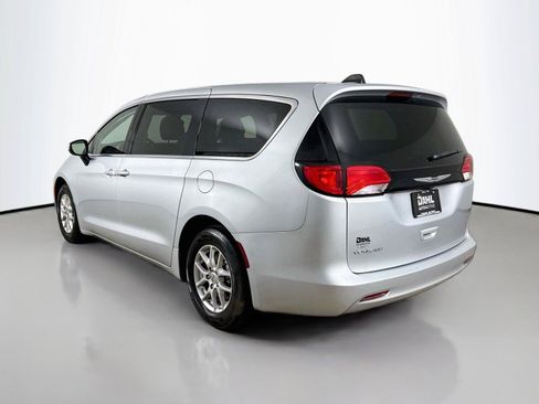 Used 2023 Chrysler Voyager LX FWD image 10