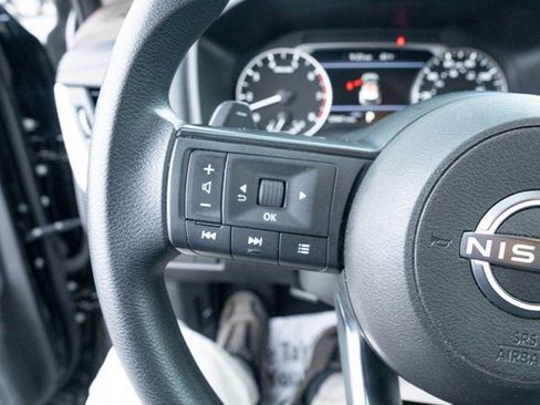 Used 2023 Nissan Rogue S image 22