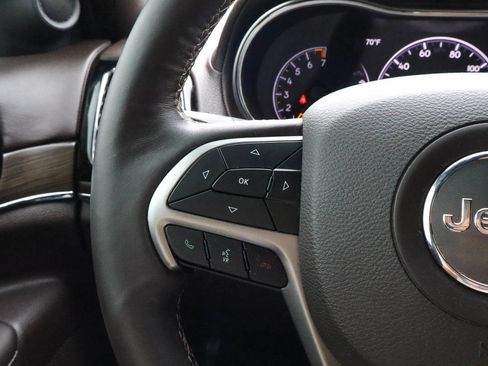 Used 2019 Jeep Grand Cherokee Overland AWD/4WD image 34
