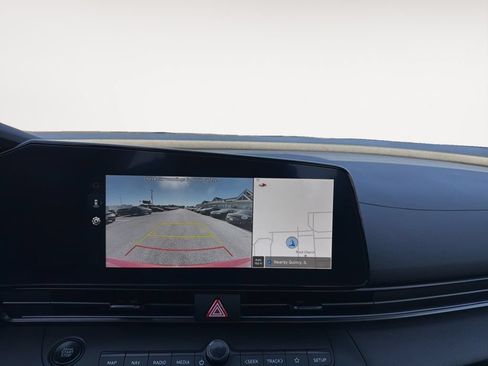 New 2025 Hyundai Elantra SEL FWD image 17