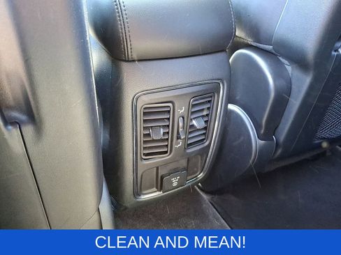 Used 2018 Jeep Grand Cherokee Altitude AWD/4WD image 12