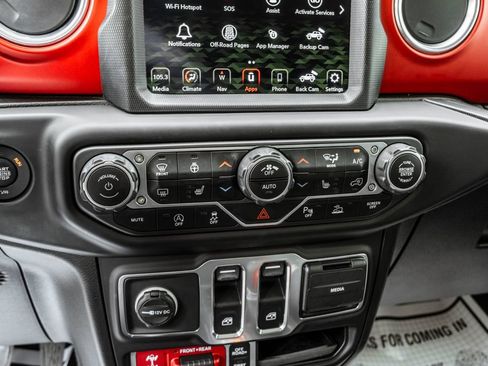 Used 2021 Jeep Wrangler Rubicon w/ Uconnect 4C Nav & Sound Group AWD/4WD image 19