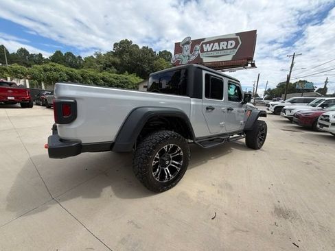 Used 2023 Jeep Gladiator Mojave w/ Trailer Tow Package AWD/4WD image 11