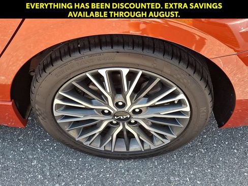 Used 2023 Kia Forte GT-Line w/ GT-Line Premium Package FWD image 9
