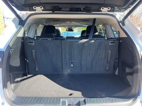 Used 2022 Toyota Highlander Limited image 14