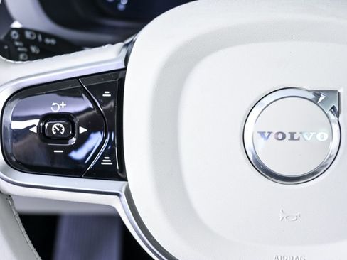 New 2026 Volvo XC60 B5 Ultra w/ Protection Package Premier AWD/4WD image 10