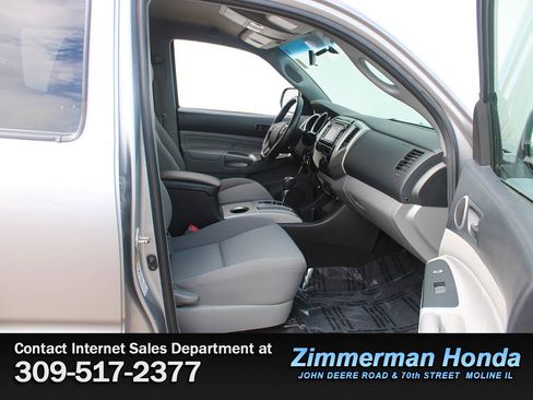 Used 2014 Toyota Tacoma 4x4 Double Cab w/ SR5 Package image 16