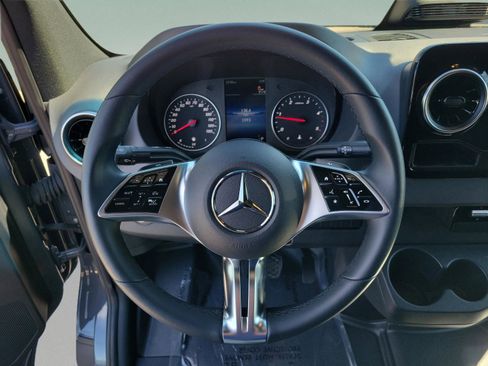 Used 2025 Mercedes-Benz Sprinter 2500 image 20