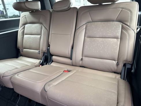 New 2026 Lincoln Navigator L Black Label AWD/4WD image 16