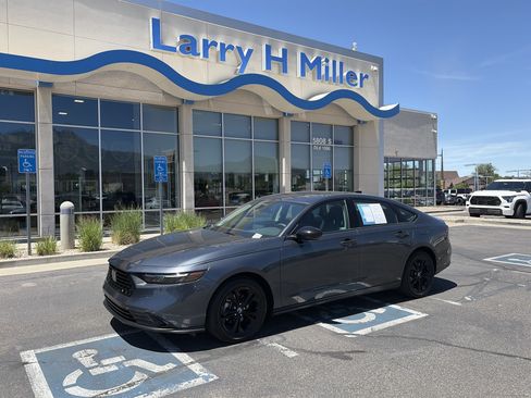 Certified 2025 Honda Accord SE image 1