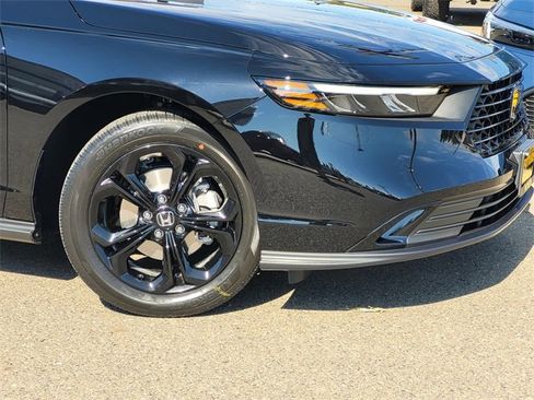 New 2025 Honda Accord SE image 3