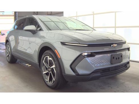 Used 2025 Chevrolet Equinox EV LT FWD image 2
