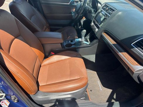 Used 2017 Subaru Outback 2.5i Touring AWD/4WD image 11
