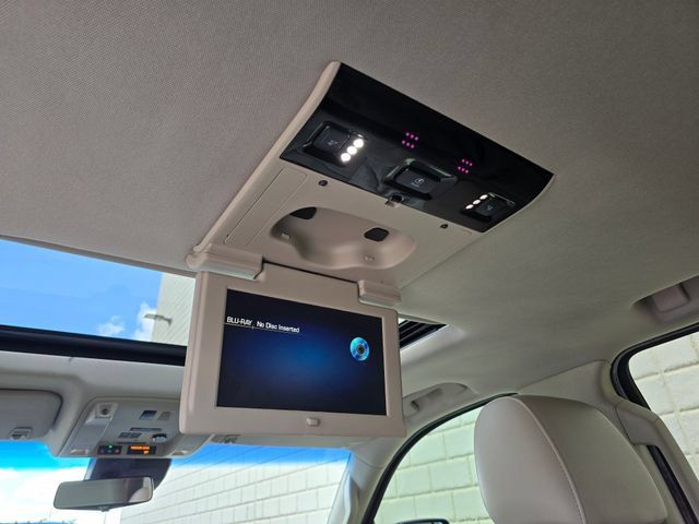 Used 2018 Cadillac Escalade ESV Premium Luxury AWD/4WD image 27