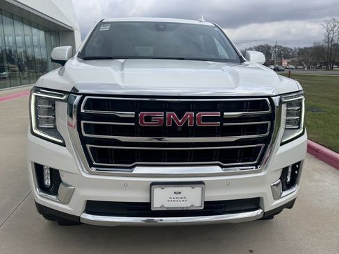 Used 2021 GMC Yukon XL SLT w/ SLT Premium Package image 8