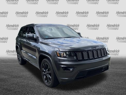 Used 2019 Jeep Grand Cherokee Altitude RWD image 2