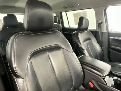 Used 2023 Jeep Grand Cherokee L Limited w/ Black Appearance Package AWD/4WD image 14