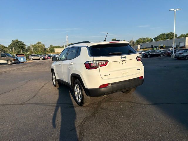 Used 2024 Jeep Compass Latitude AWD/4WD image 13
