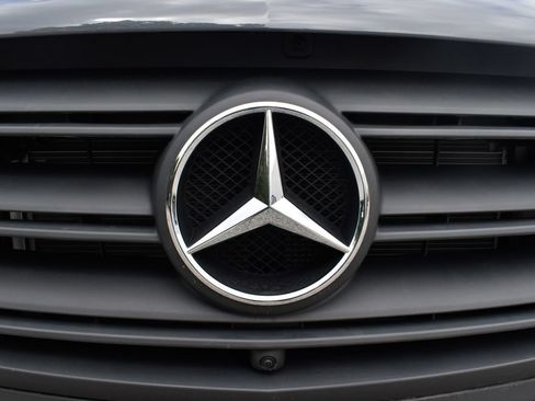 Used 2024 Mercedes-Benz Sprinter 2500 image 12