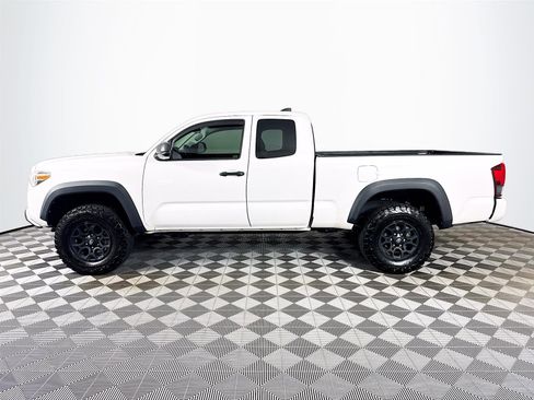 Used 2019 Toyota Tacoma SR w/ SX Package image 9
