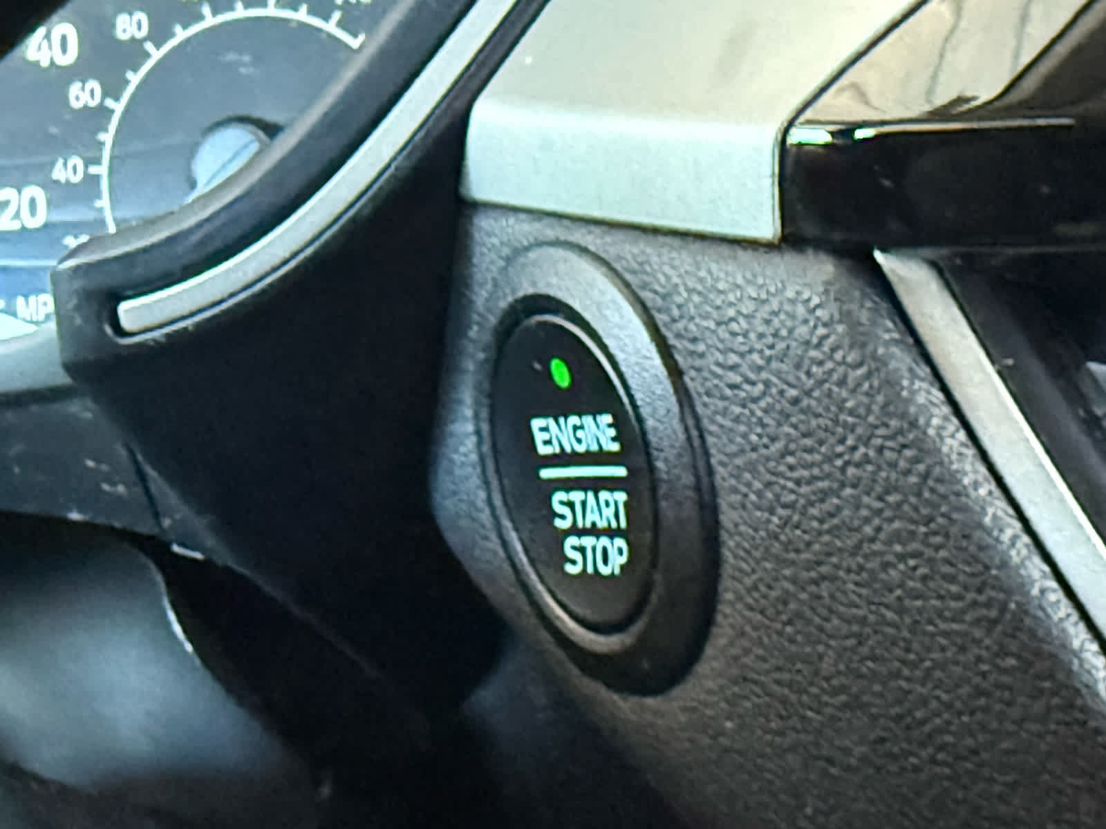 Used 2022 Ford Escape SE w/ Cold Weather Package FWD image 13