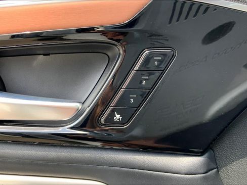 Used 2022 Acura MDX SH-AWD w/ Technology Package image 32