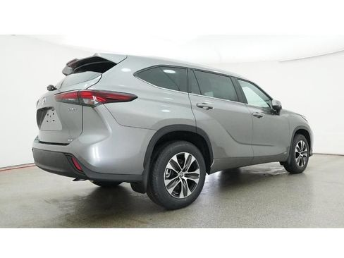 New 2026 Toyota Highlander XLE AWD/4WD image 25