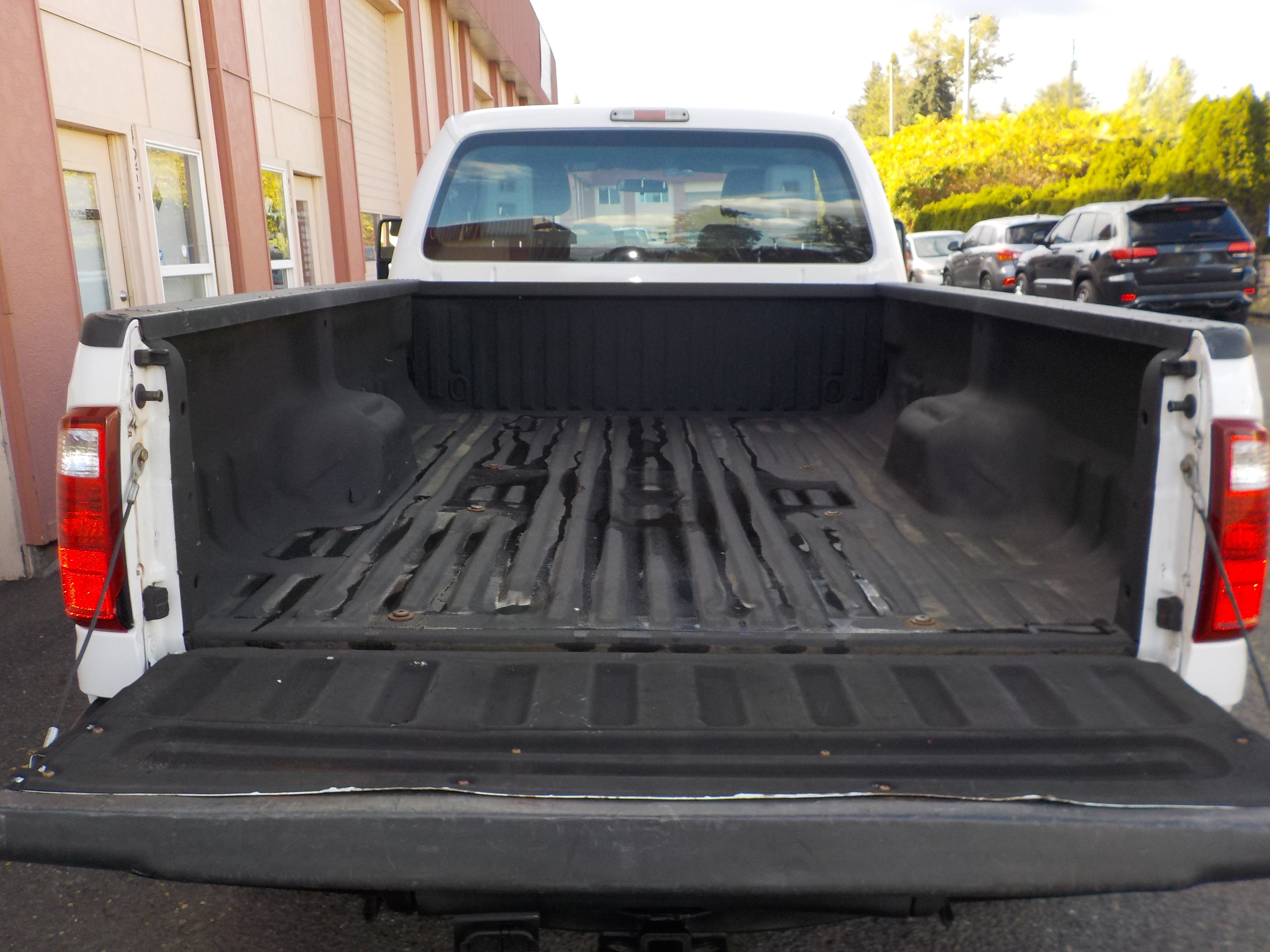 Used 2015 Ford F250 XL w/ Power Equipment Group AWD/4WD image 23