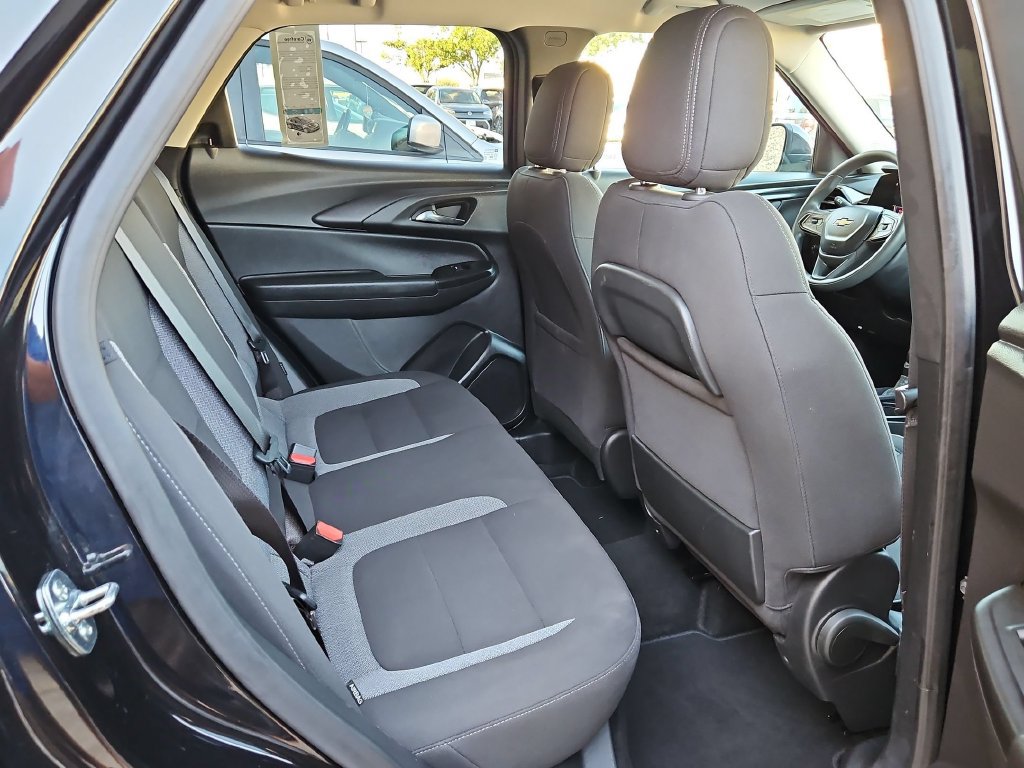 Used 2025 Chevrolet TrailBlazer LT AWD/4WD image 30