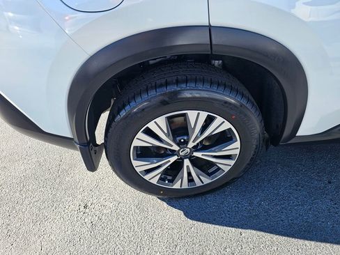 Certified 2021 Nissan Rogue SV image 9