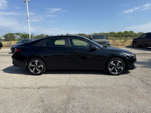 Used 2023 Hyundai Elantra SEL w/ Convenience Package FWD image 6