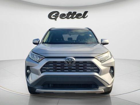 Used 2019 Toyota RAV4 Limited FWD image 2