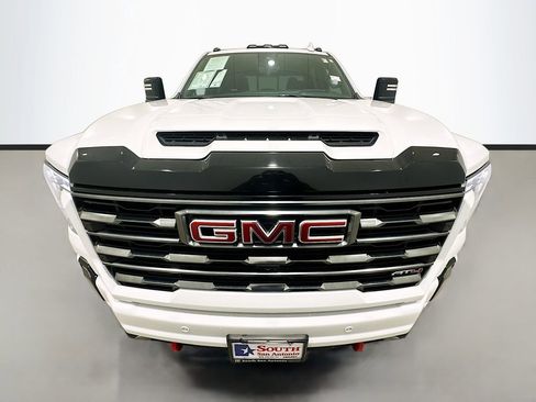 Used 2024 GMC Sierra 2500 AT4 w/ AT4 Premium Plus Package AWD/4WD image 2