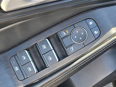 Used 2025 Nissan Rogue SL w/ Tech Package AWD/4WD image 23