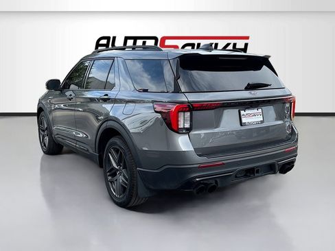 Used 2025 Ford Explorer ST AWD/4WD image 5