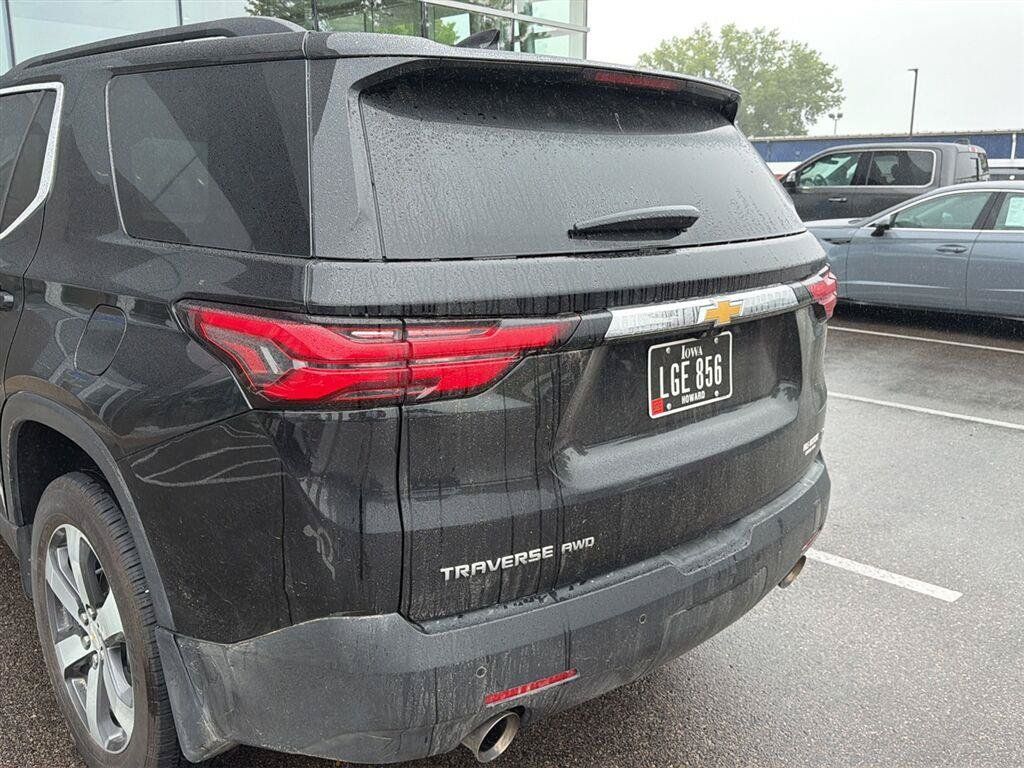 Used 2022 Chevrolet Traverse LT w/ LT Premium Package AWD/4WD image 7