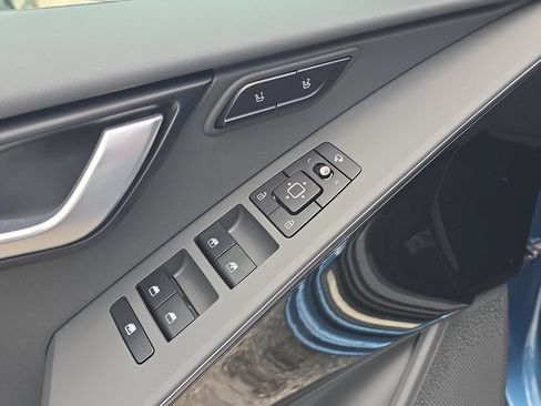 New 2026 Kia Niro SX Touring FWD image 20