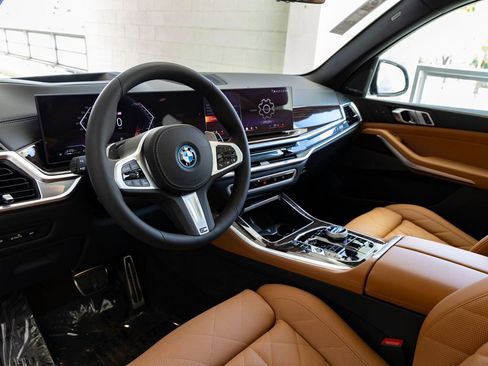 New 2026 BMW X5 xDrive50e image 15