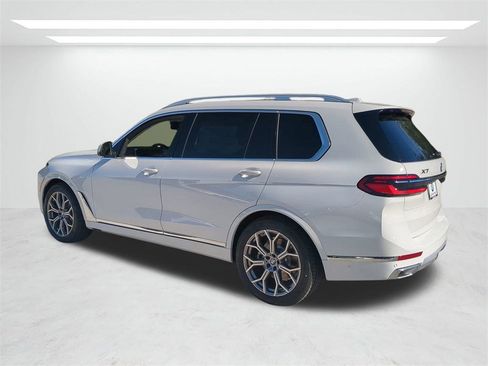 New 2026 BMW X7 xDrive40i w/ Premium Package image 6