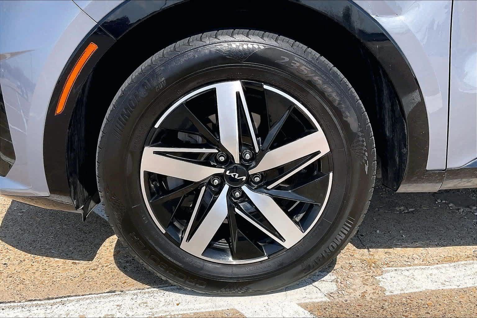 Certified 2022 Kia Sorento S w/ Panoramic Sunroof Package FWD image 7