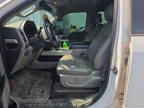 Used 2015 Ford F150 Lariat w/ Equipment Group 502A Luxury AWD/4WD image 18