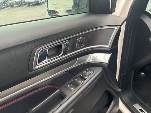Used 2017 Ford Explorer Sport w/ Equipment Group 401A AWD/4WD image 10