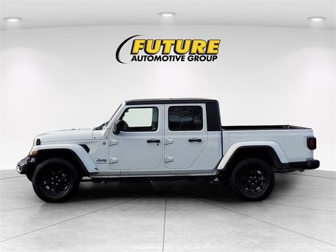 Used 2023 Jeep Gladiator Overland image 8