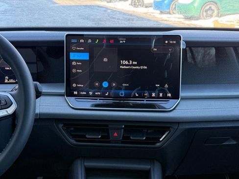 New 2026 Volkswagen Tiguan SE image 7