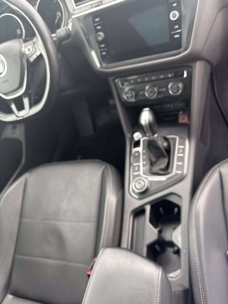 Used 2018 Volkswagen Tiguan SEL AWD/4WD image 15