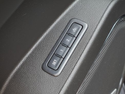 Used 2015 GMC Yukon SLT AWD/4WD image 38