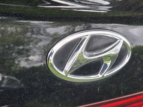 Used 2023 Hyundai Sonata SE w/ Cargo Package FWD image 9