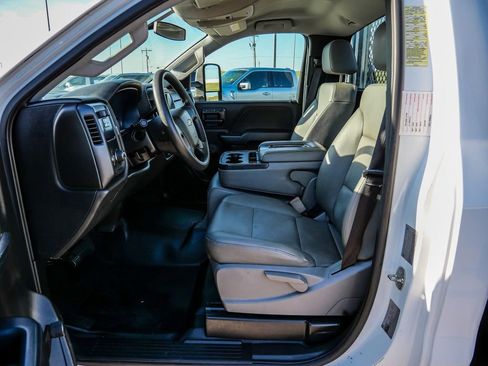 Used 2018 Chevrolet Silverado 3500 W/T image 20